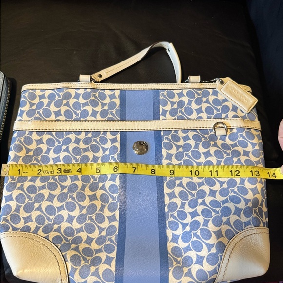 Blue and white Coach bag - Picture 6 of 11